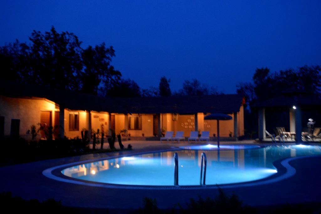 Aranyak Resort Tāla Buitenkant foto